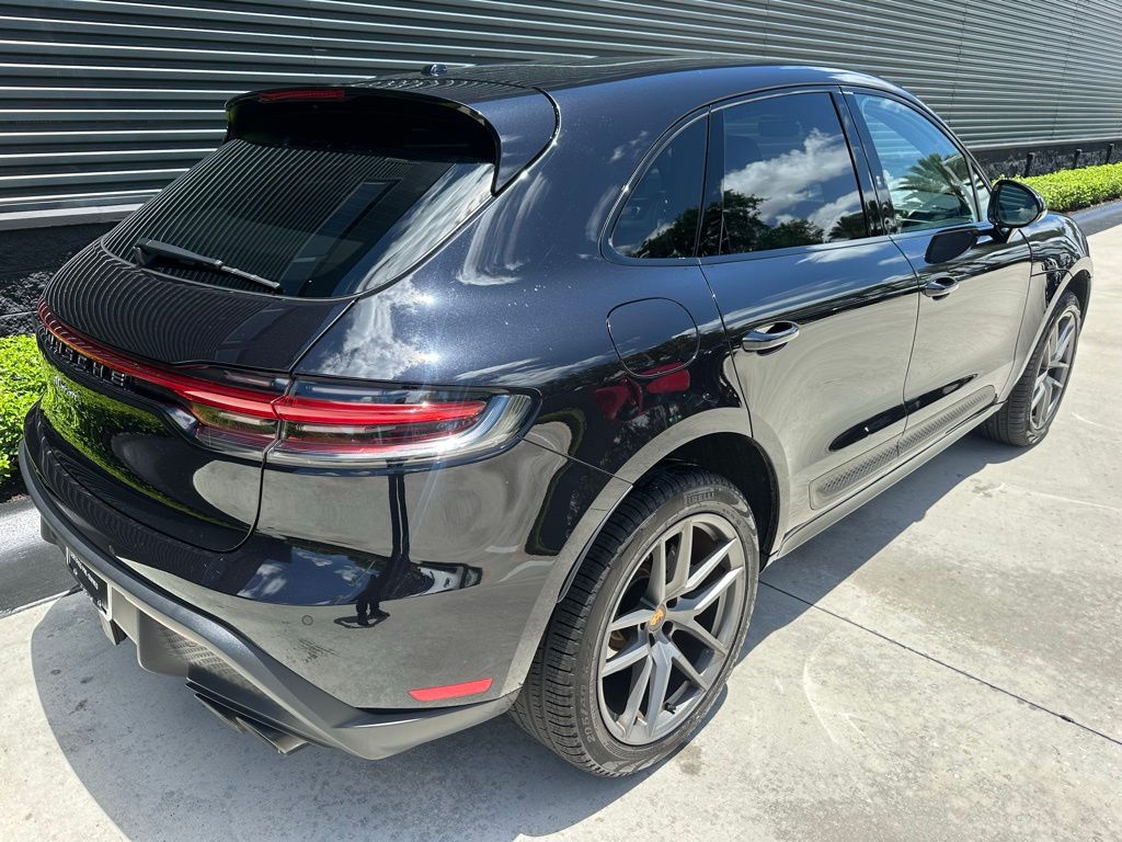 Thumbnail: 2023 Porsche Macan - 9