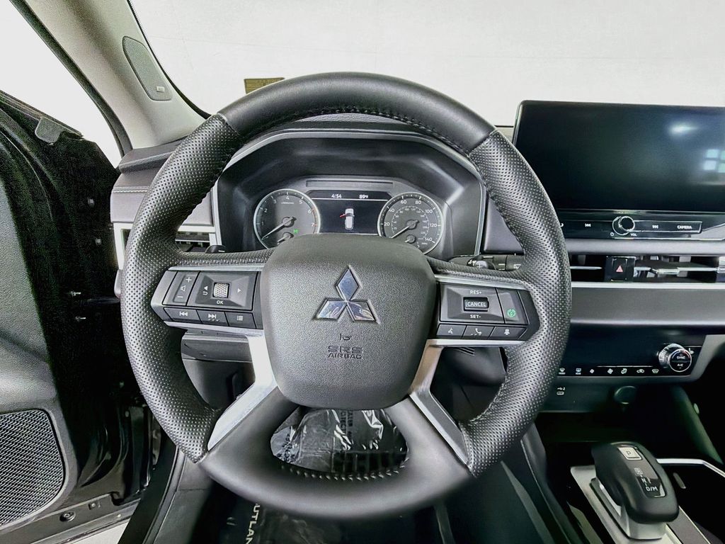 Used 2025 Mitsubishi Outlander SUV