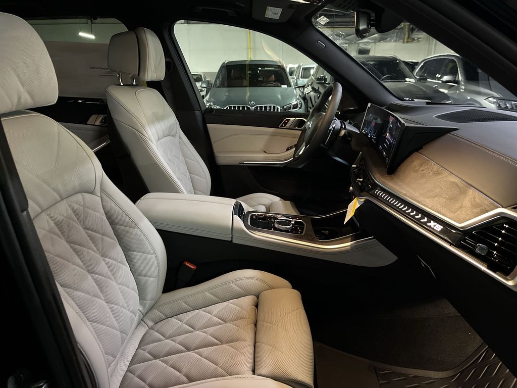 Thumbnail: 2026 BMW X5 - 25