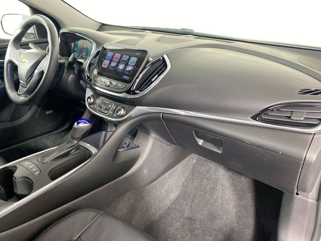 2018 Chevrolet Volt Premier 28