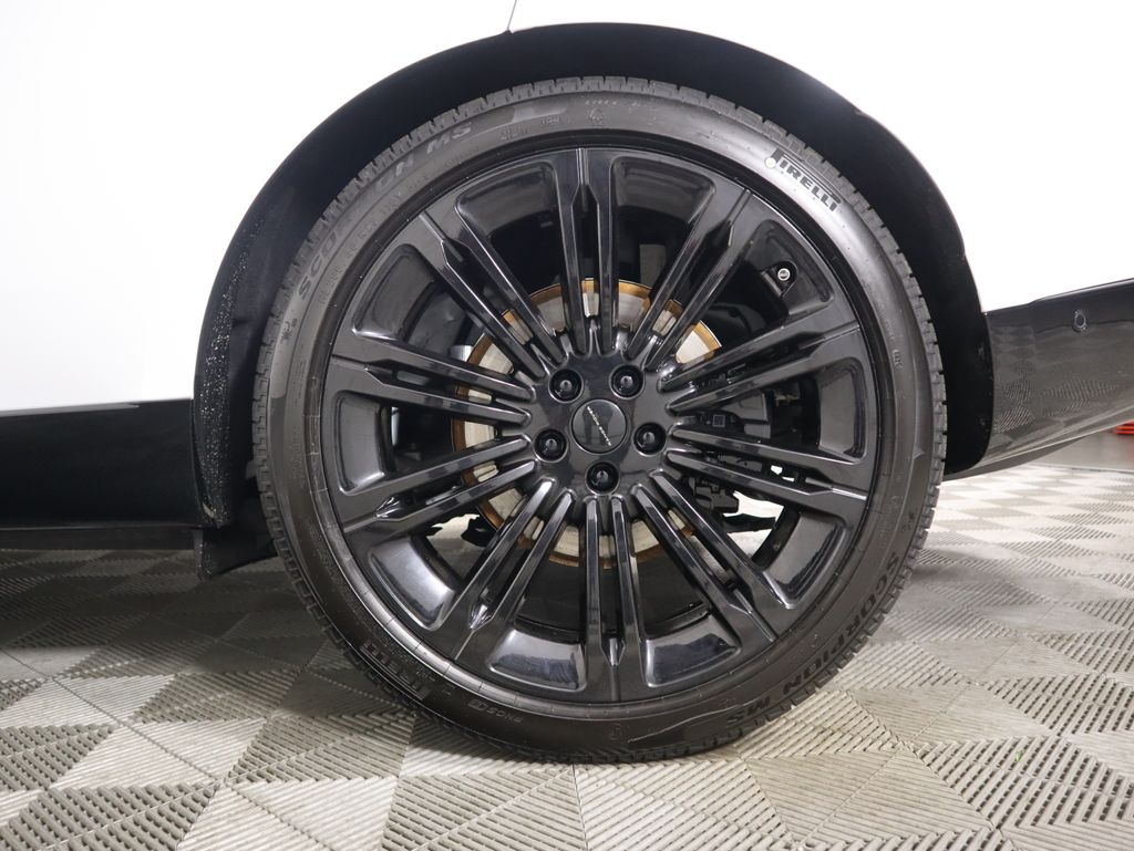 Thumbnail: 2026 Land Rover Range Rover - 31