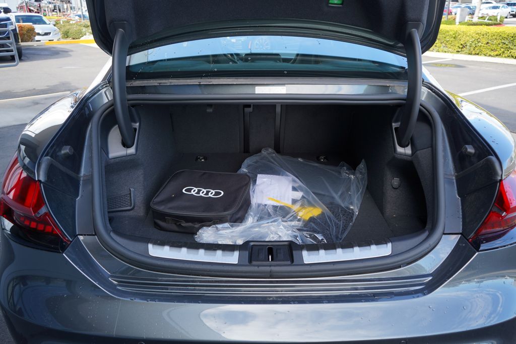 2025 Audi e-tron GT Premium Plus 27
