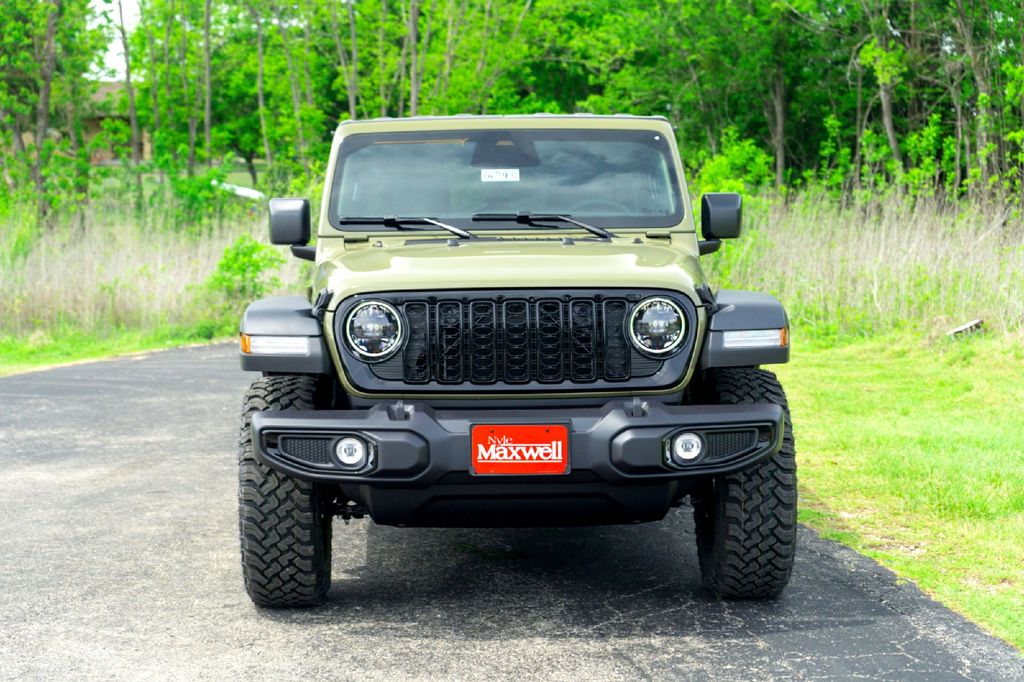 View vehicle photo 4