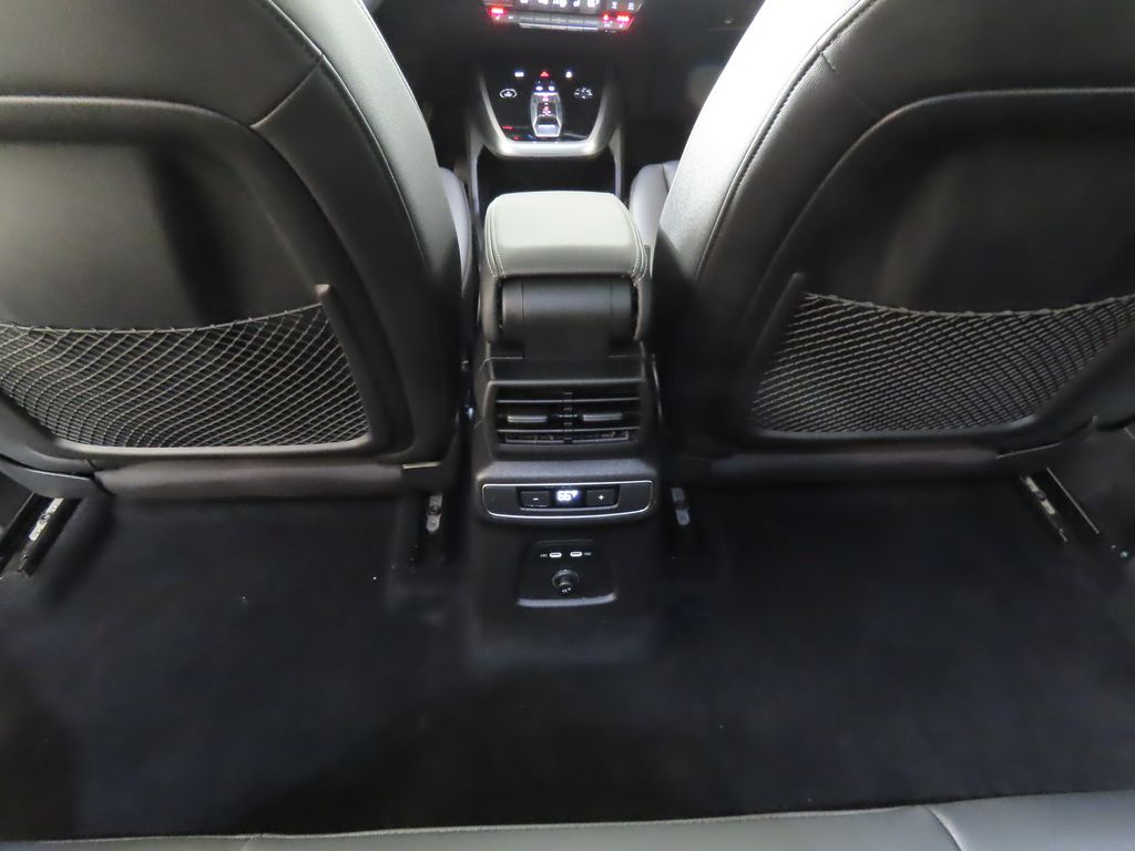 Thumbnail: 2023 Audi Q4 e-tron - 25