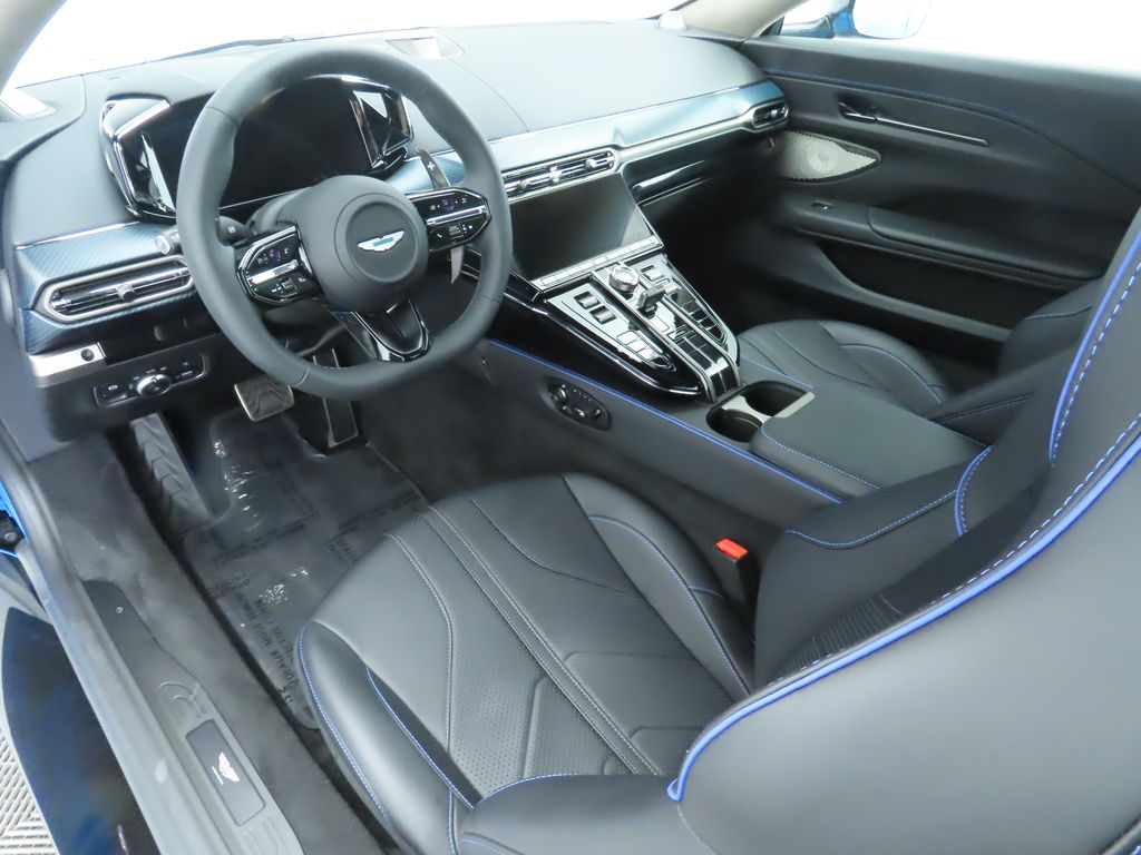 Thumbnail: 2025 Aston Martin Vantage - 9