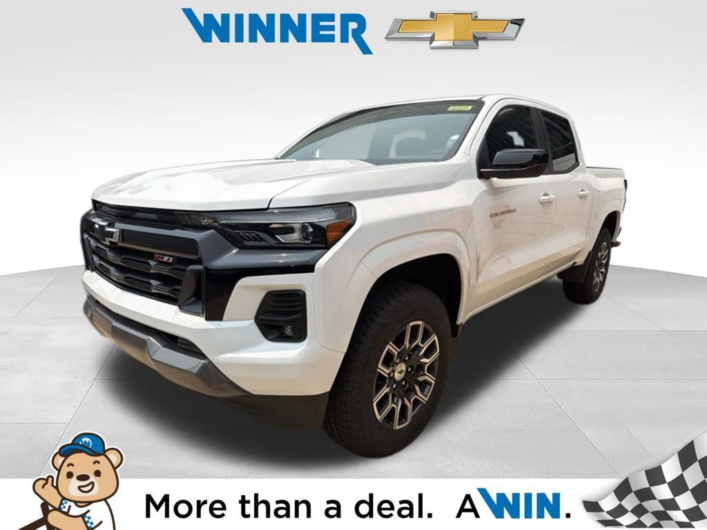 Summit White 2026 Chevrolet Colorado Pickup Truck Four-Wheel Drive 8-Speed Automatic
