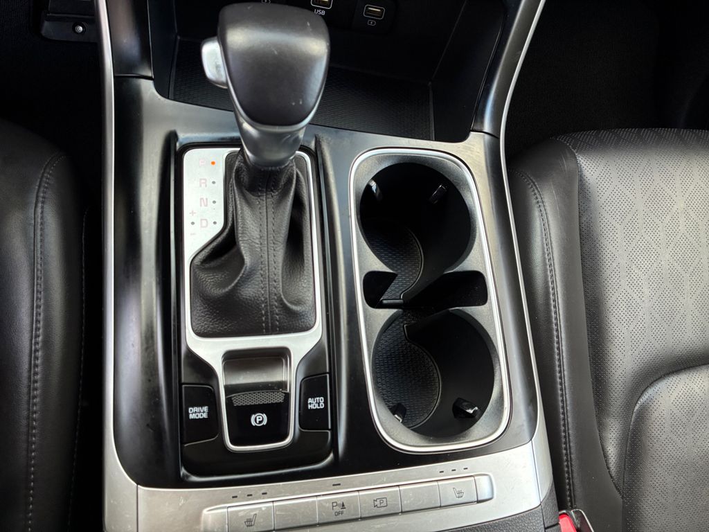 Used Car 2024 Kia Carnival  Lx For Sale Under $30,000 In Austin, Texas