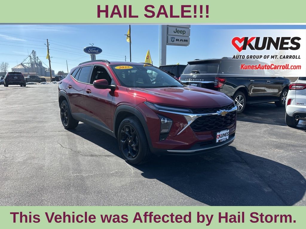 Red (Crimson Metallic) 2025 Chevrolet Trax LT FWD SUV / Crossover Front-Wheel Drive 6-Speed Automatic