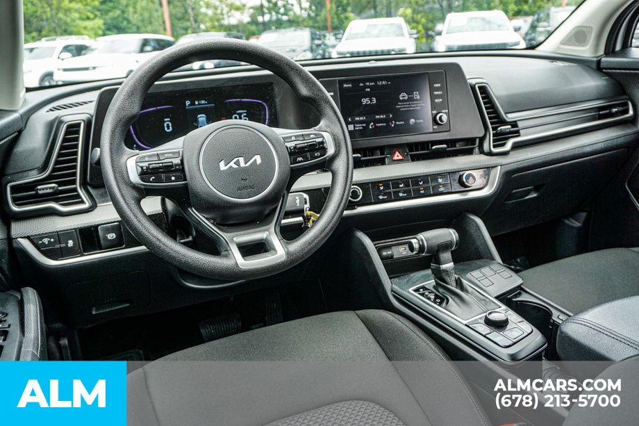 Used 2025 White Kia LX image 27