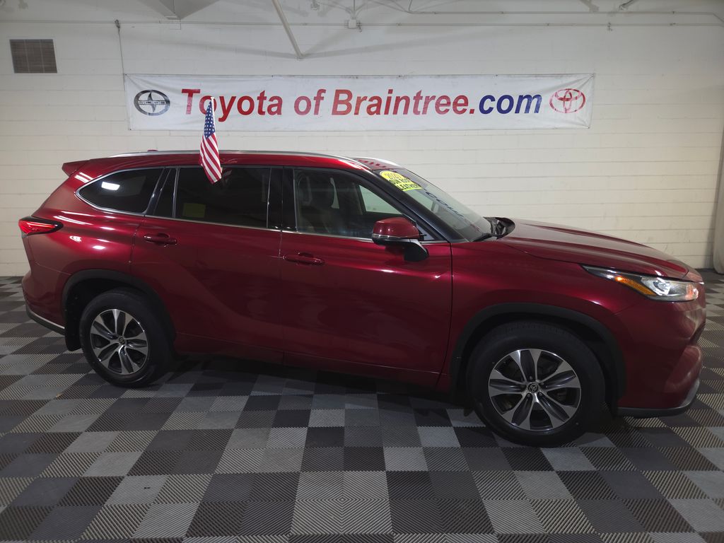 Red (Ruby Flare Pearl) 2020 Toyota Highlander XLE AWD SUV / Crossover All-Wheel Drive 8-Speed Automatic