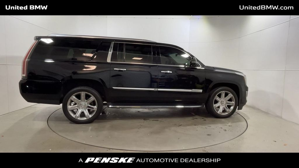 Thumbnail: 2019 Cadillac Escalade - 9