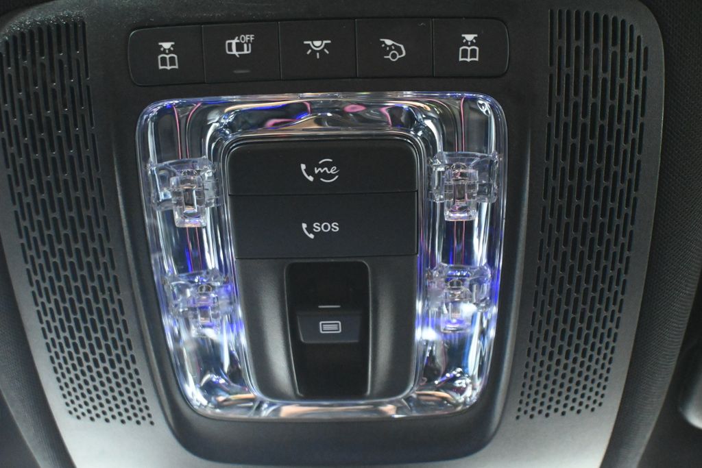 Thumbnail: 2023 Mercedes-Benz GLB - 24