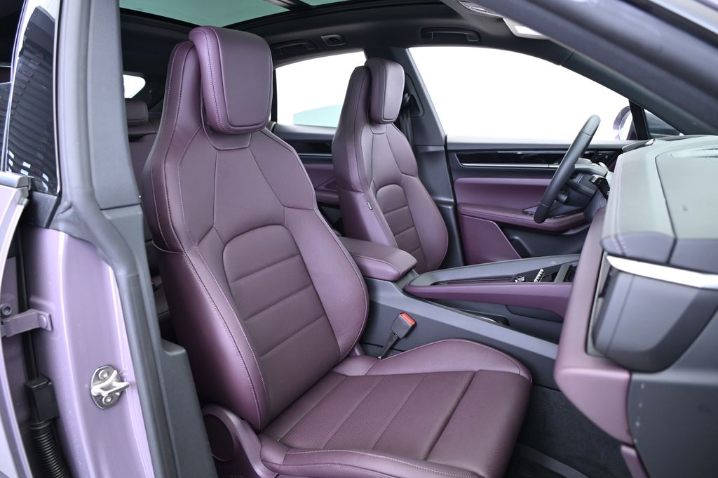 Thumbnail: 2025 Porsche Macan - 29