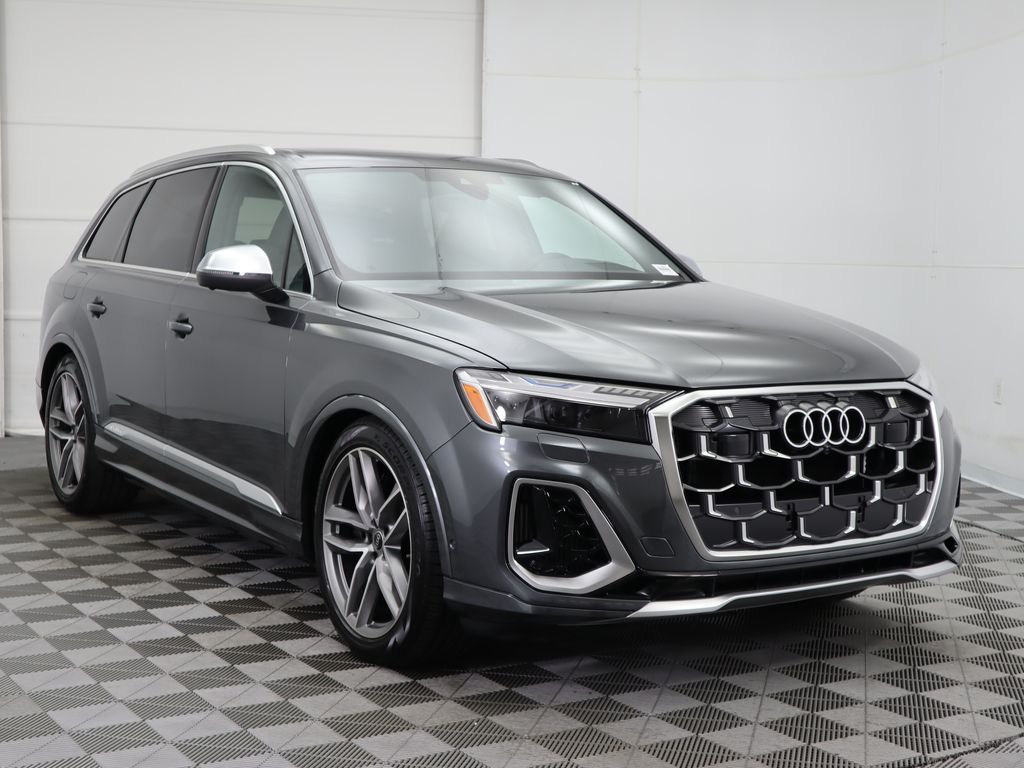 2025 Audi SQ7  3