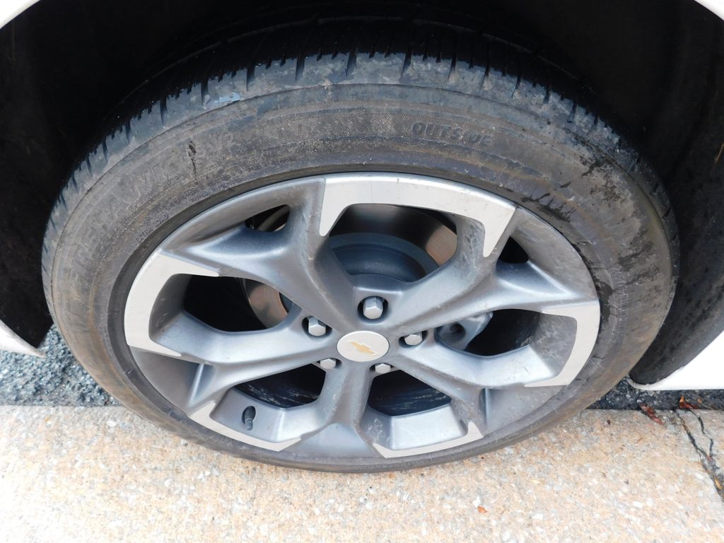 Thumbnail: 2023 Chevrolet Malibu - 9