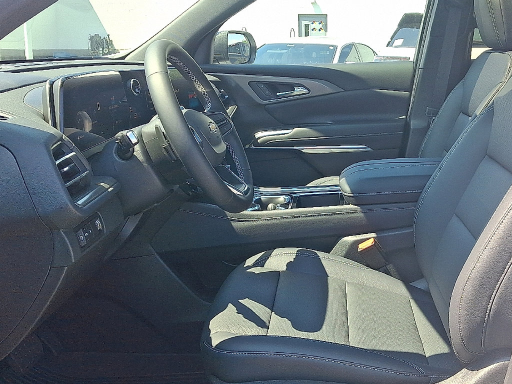 Thumbnail: 2027 Chevrolet Traverse - 7