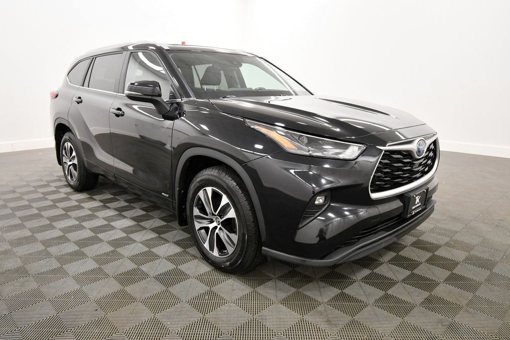 Used 2023 Toyota Highlander Hybrid SUV