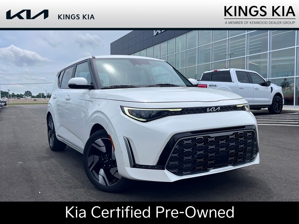 Snow White Pearl 2023 Kia Soul SUV / Crossover Front-Wheel Drive Continuously Variable Transmission