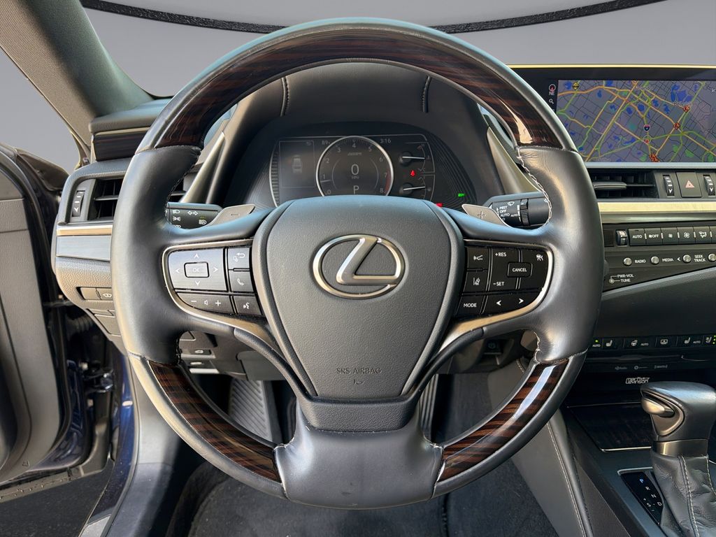 Thumbnail: 2020 Lexus ES - 21