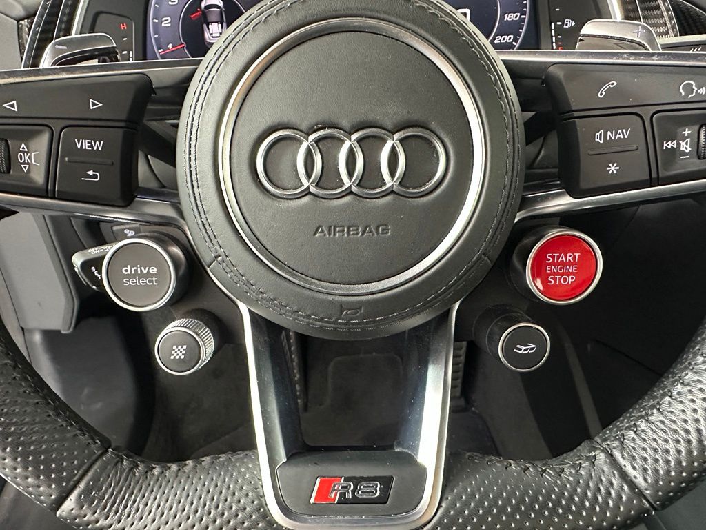 Thumbnail: 2018 Audi R8 - 28
