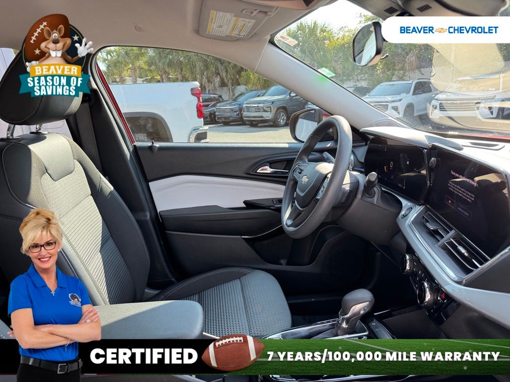 Used 2025 Chevrolet Trax SUV