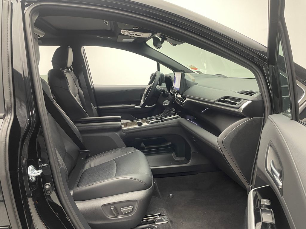 Thumbnail: 2026 Toyota Sienna - 17