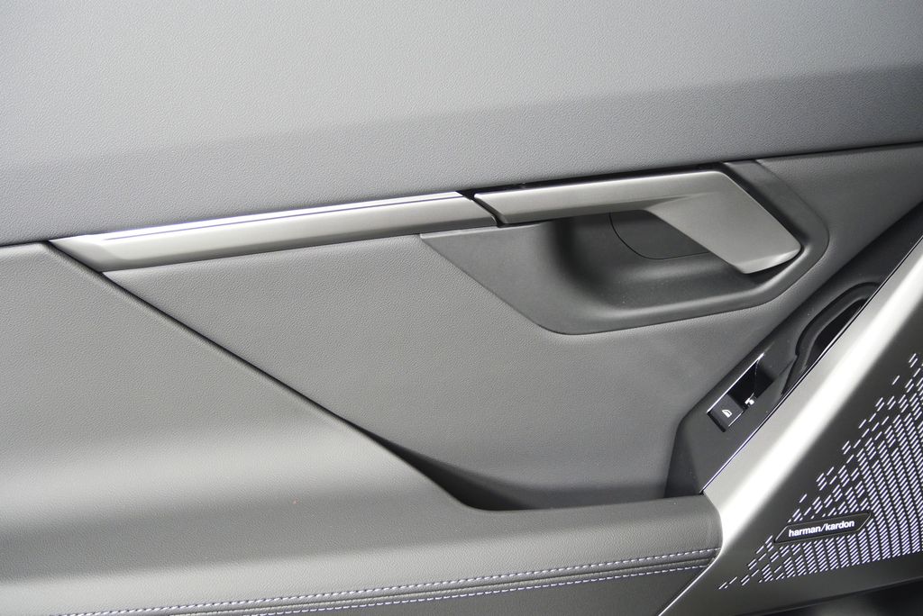 Thumbnail: 2026 BMW i5 - 14