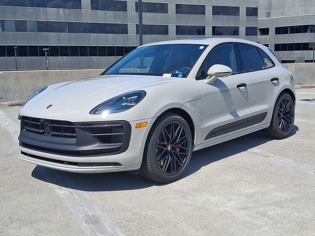 Thumbnail: 2026 Porsche Macan - 1