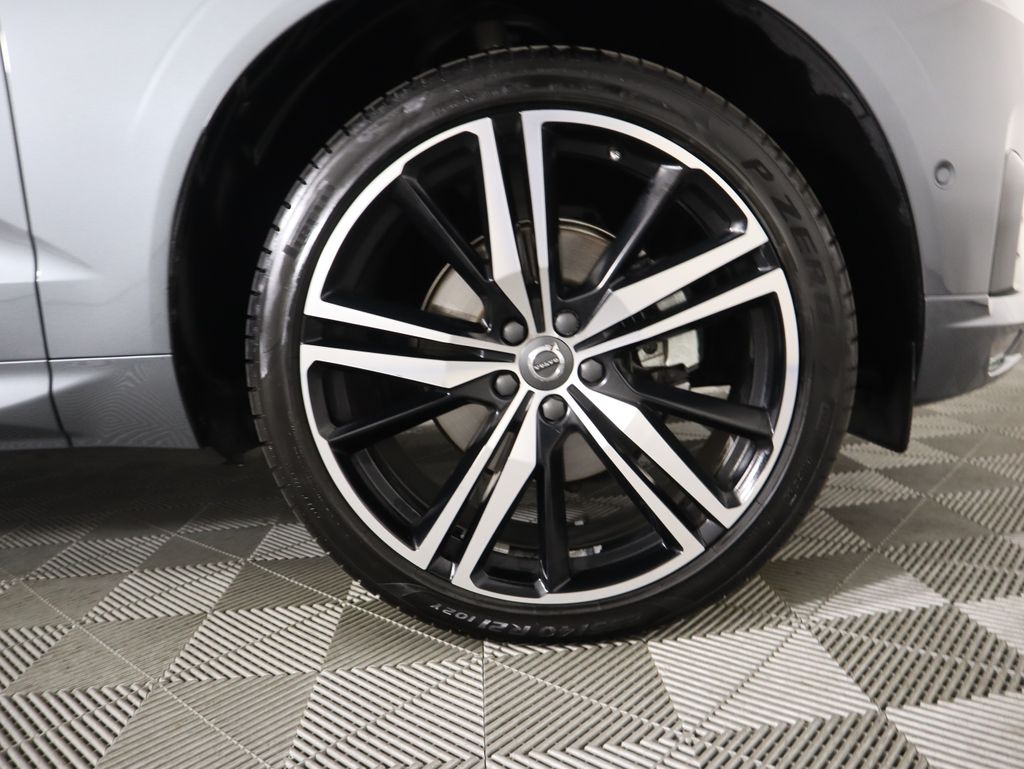 Thumbnail: 2019 Volvo XC60 - 32
