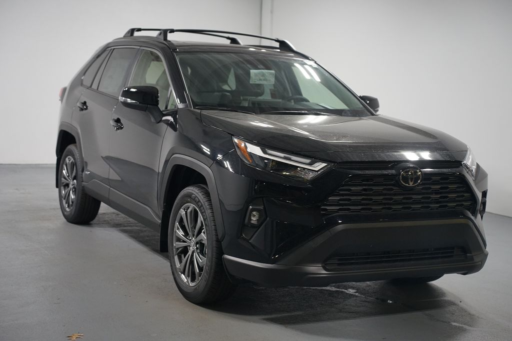 Thumbnail: 2025 Toyota RAV4 - 3