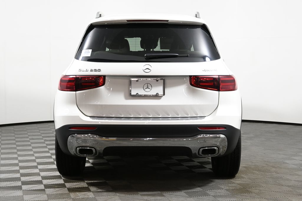 2025 Mercedes-Benz GLB 250 6