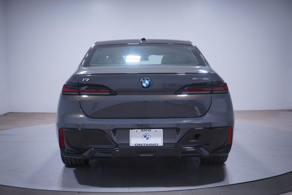 Thumbnail: 2026 BMW i7 - 5