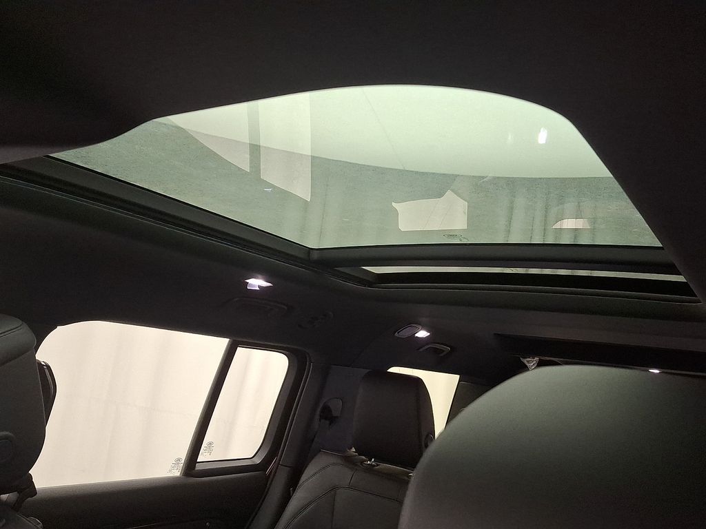 Thumbnail: 2026 Land Rover Defender - 10