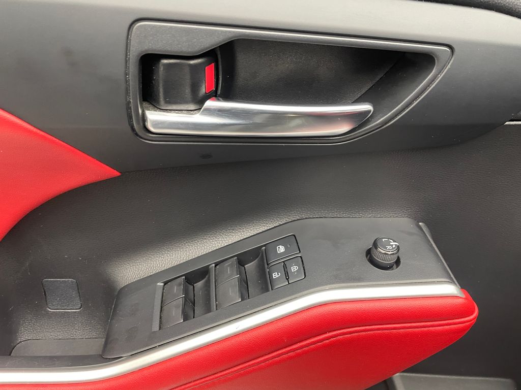 Thumbnail: 2021 Toyota Highlander - 10