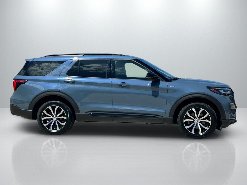 Used 2025 Ford Explorer SUV