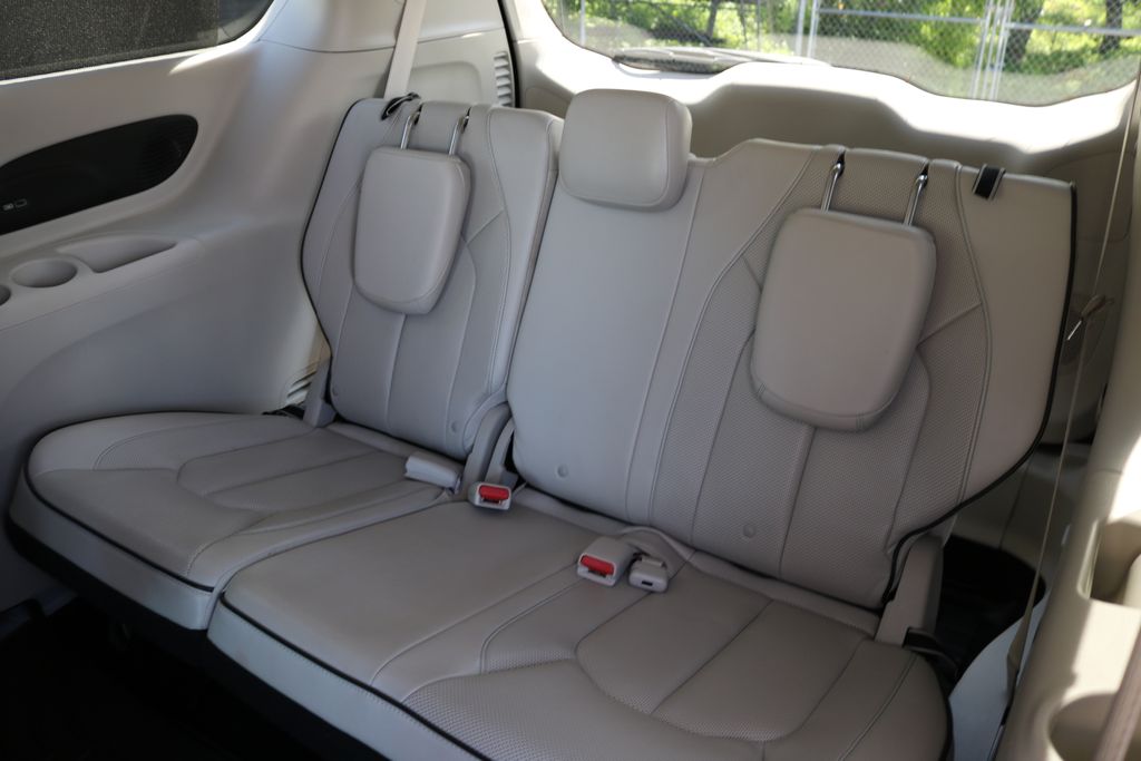 Used Car 2018 Chrysler Pacifica Hybrid  Limited For Sale Under $25,000 In Austin, Texas