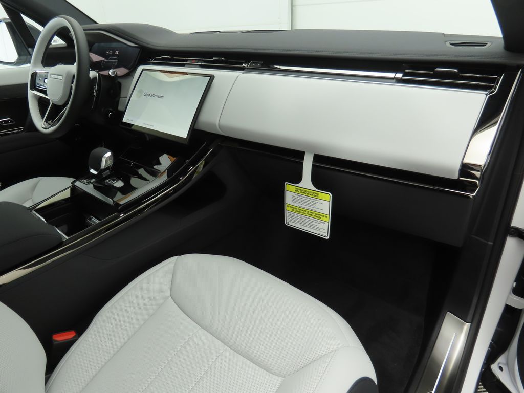 Thumbnail: 2025 Land Rover Range Rover Sport - 17