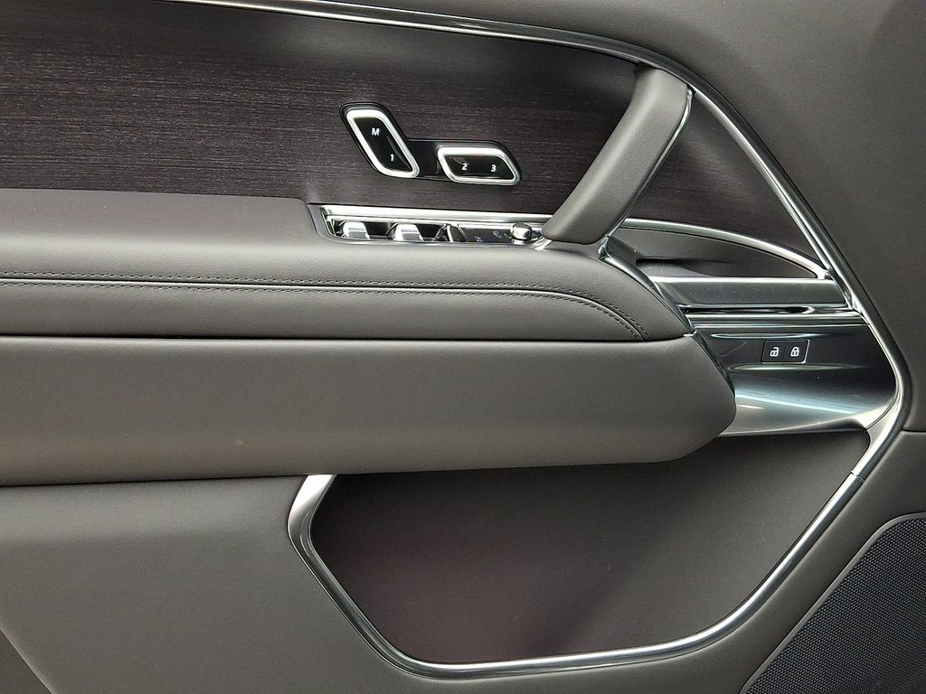 Thumbnail: 2026 Land Rover Range Rover - 10