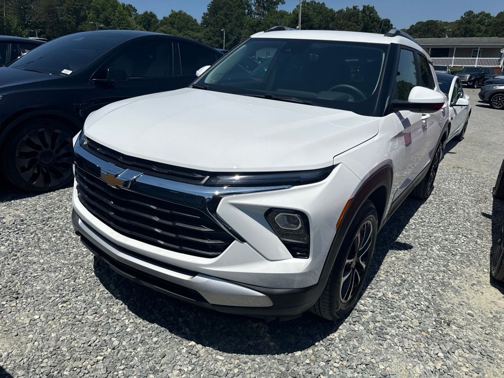 Summit White 2026 Chevrolet Trailblazer SUV / Crossover Front-Wheel Drive Continuously Variable Transmission