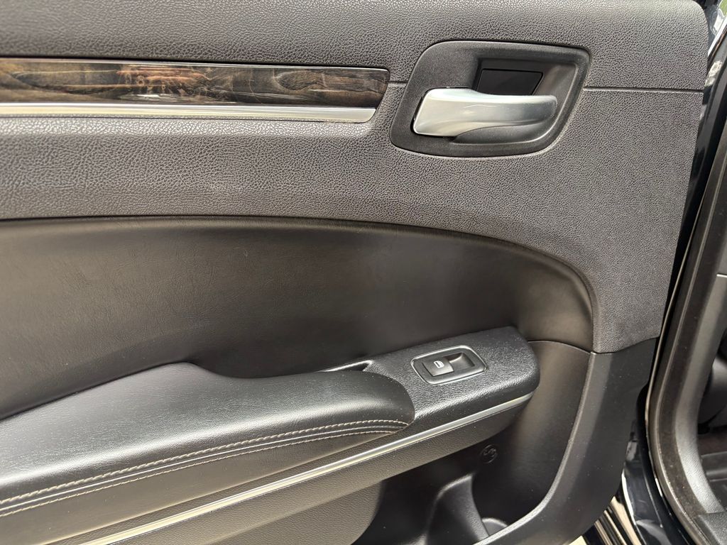 2017 Chrysler 300 C