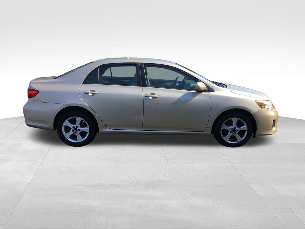 Thumbnail: 2011 Toyota Corolla - 6