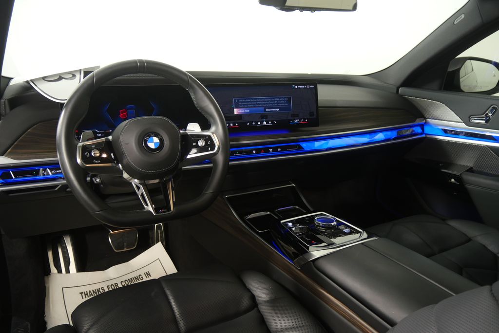 Thumbnail: 2023 BMW 7 Series - 18