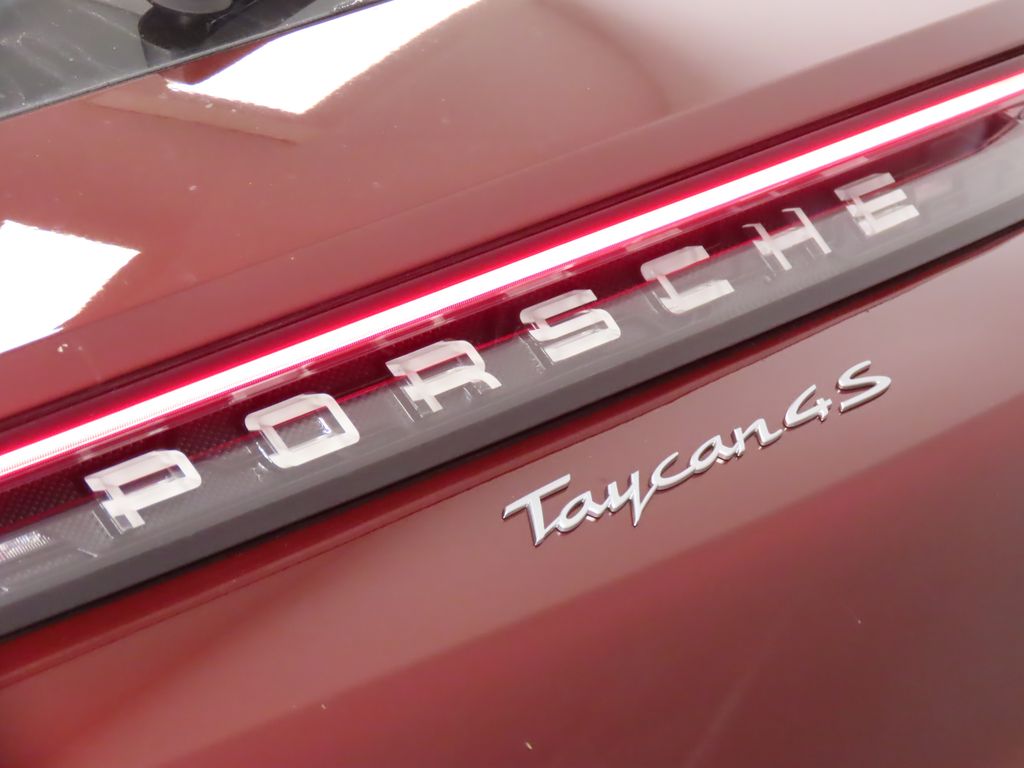 2023 Porsche Taycan Cross Turismo 4S 9