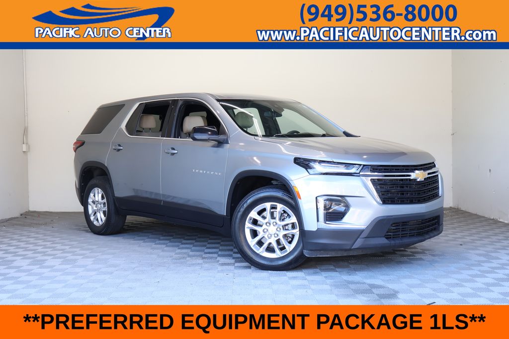 Sterling Gray Metallic 2023 Chevrolet Traverse SUV / Crossover Front-Wheel Drive 9-Speed Automatic