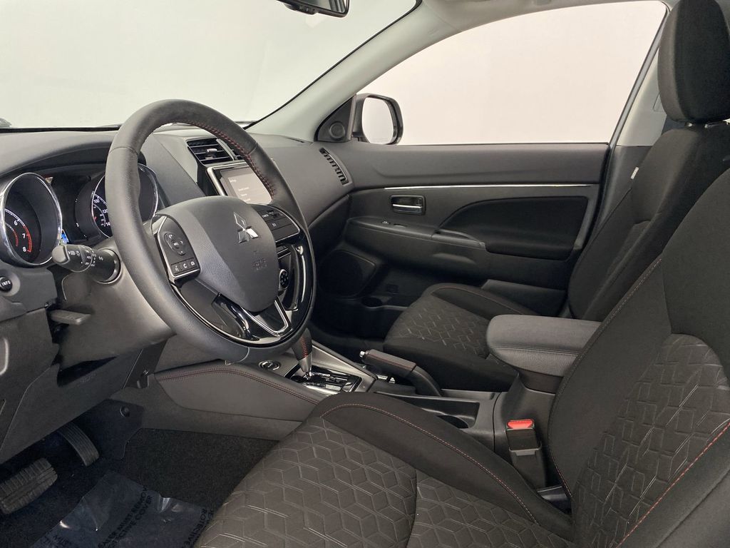 Thumbnail: 2024 Mitsubishi Outlander Sport - 10