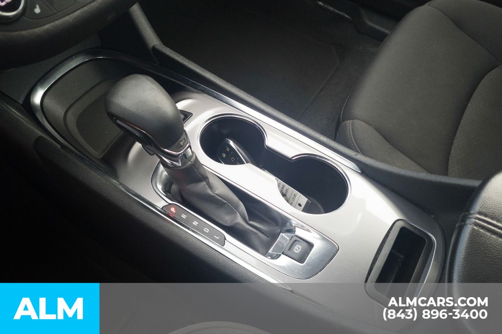 Used 2024 White Chevrolet LT image 9