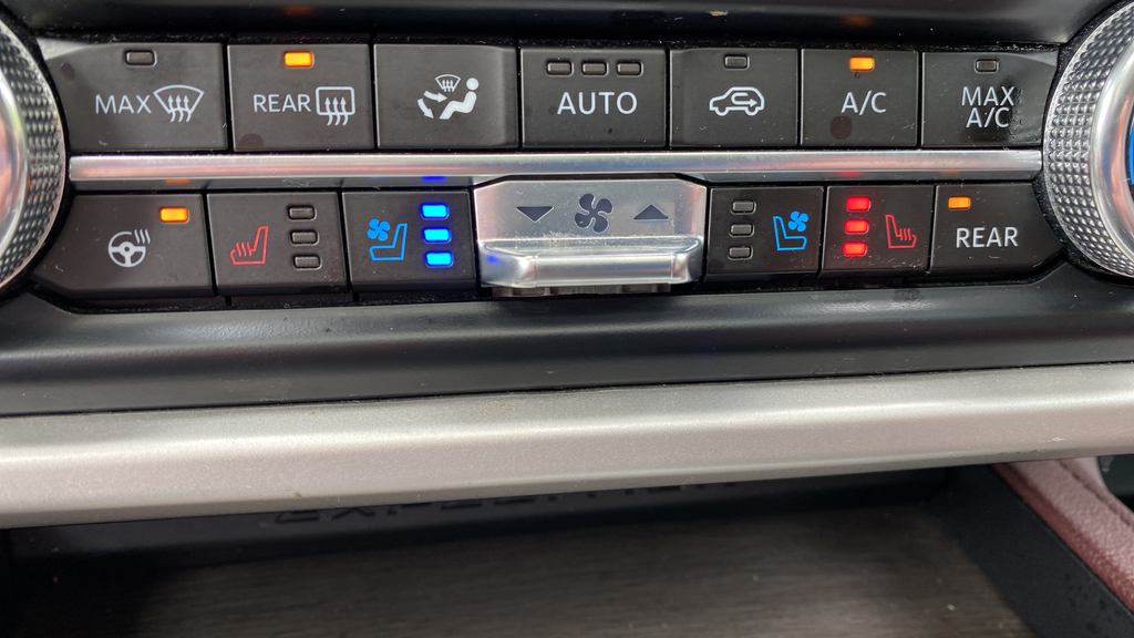 Used 2024 Agate Black Metallic Ford Limited image 41