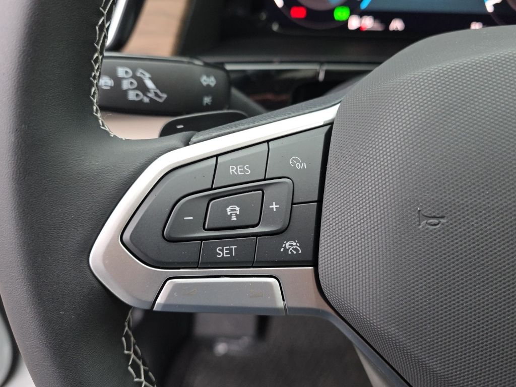 2026 Volkswagen Atlas 2.0T SE w/Technology White/off-white at Sutliff Volkswagen
