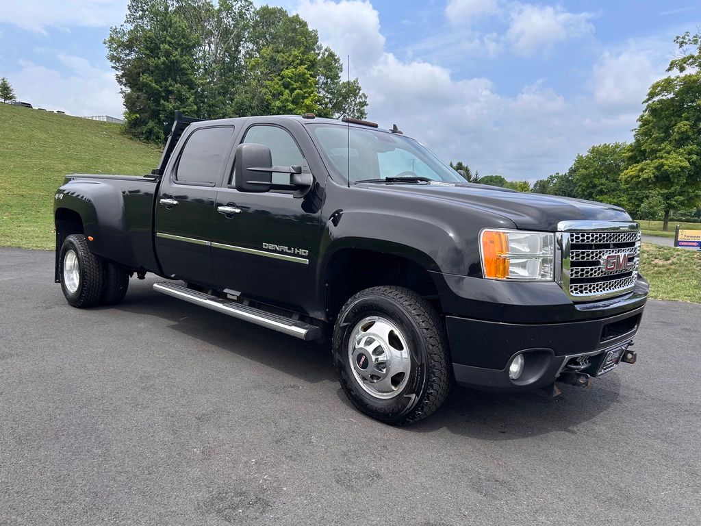 Onyx Black 2014 GMC Sierra 3500HD Pickup Truck Four-Wheel Drive 6-Speed Automatic