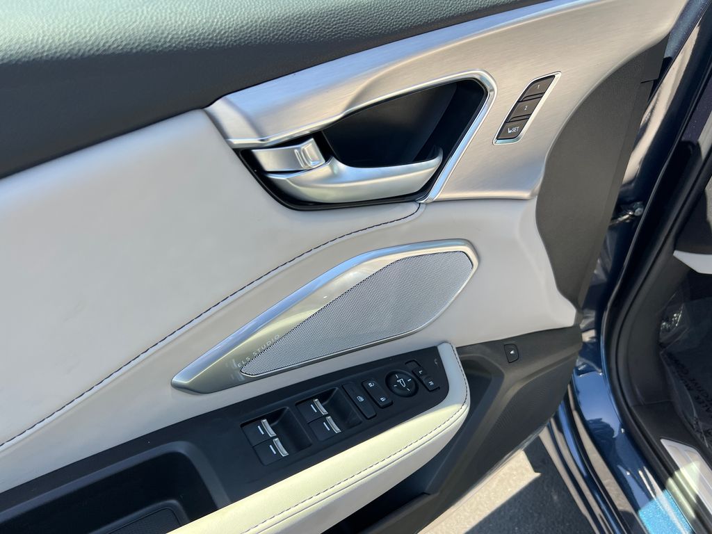 Thumbnail: 2026 Acura RDX - 13